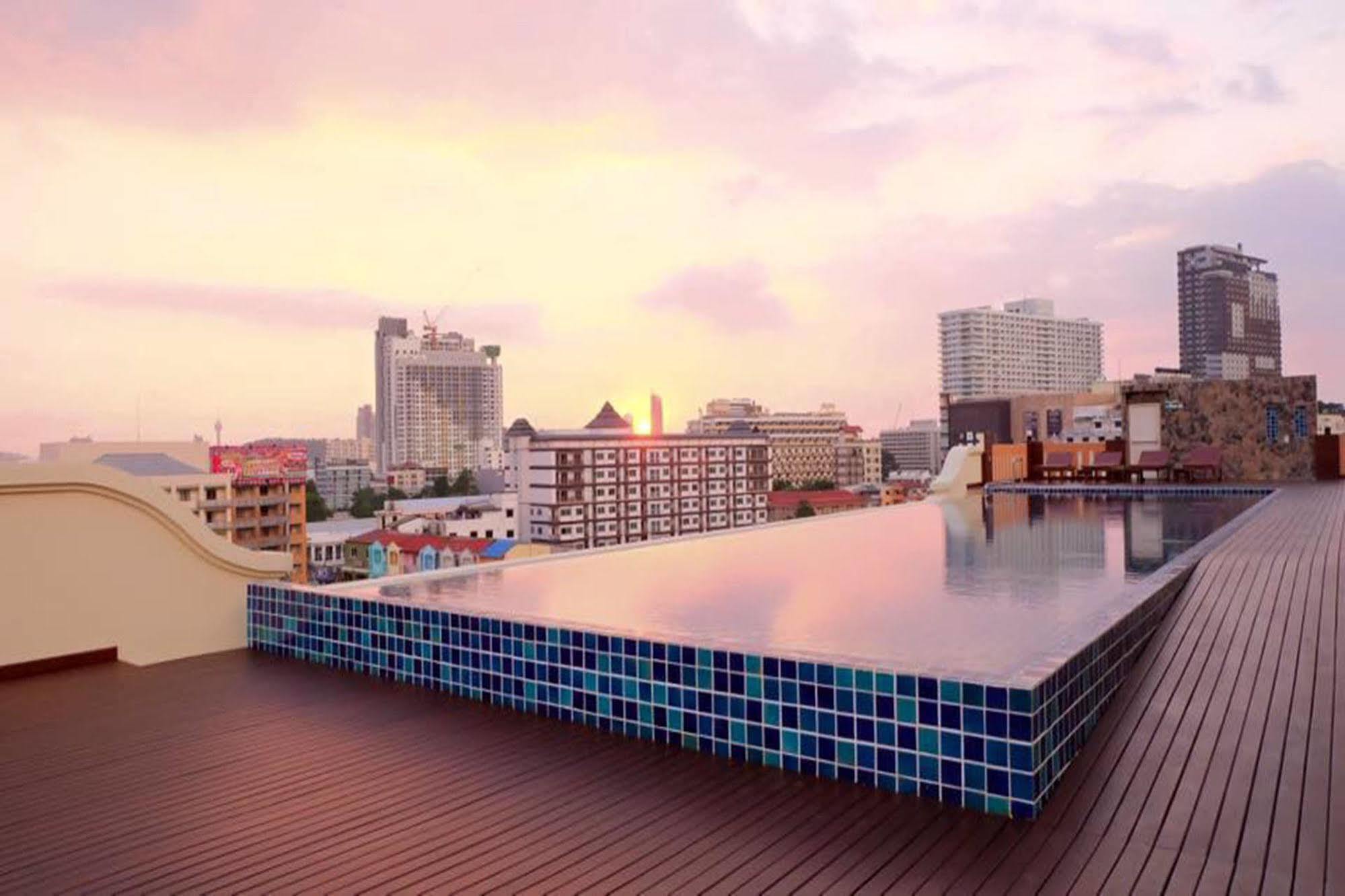 D Hotel Pattaya Exteriér fotografie